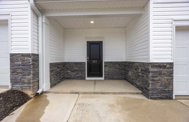 STUNNING TOWNHOME IN NORTHEAST COLUMBIA Gallery 3