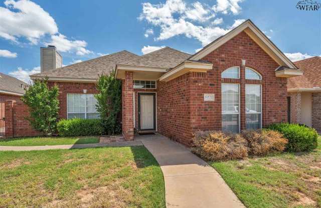 6021 OAKMONT DRIVE - 6021 Oakmont Drive, Wichita Falls, TX 76310