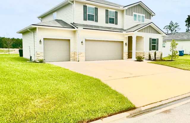 Almost new - Large 4 bedroom 3 bath home Gallery 1