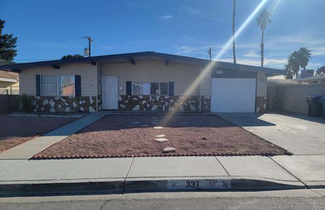 Renovated Single Family Home! Large backyard, 3 bedroom, 2 bathroom, Great Room and Living Room photos photos