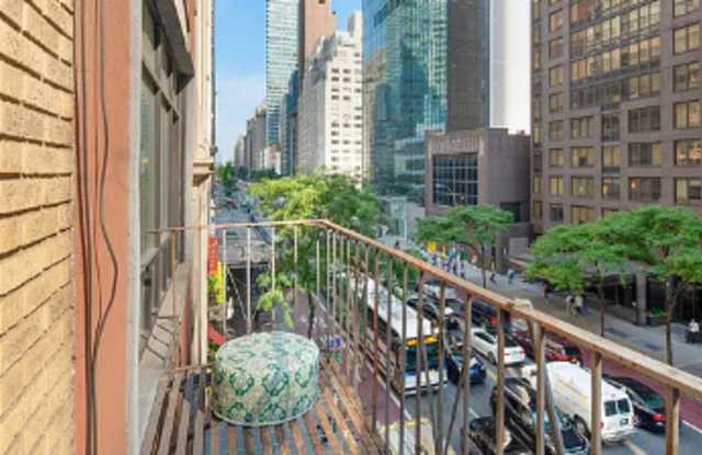 145 E 58th St Gallery 4
