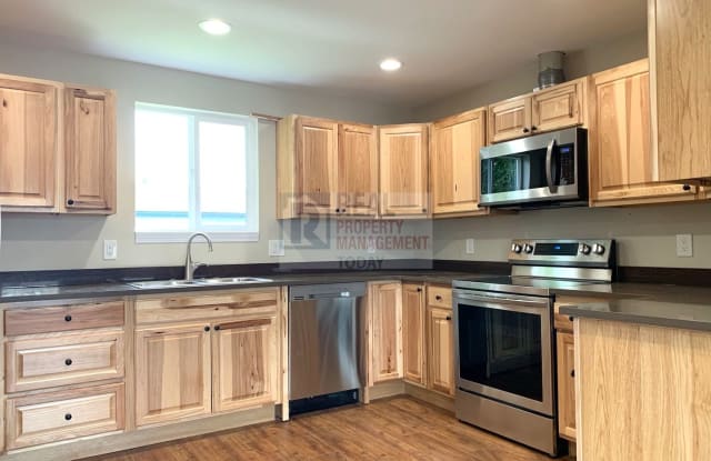511 West Cloudy St - 511 West Cloudy Street, Kent, WA 98032