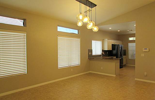 1679 Clovercrest Ct Gallery 2