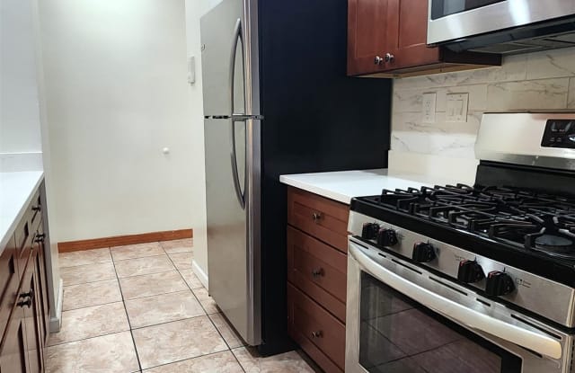 2614 NEW YORK AVE - 2614 New York Avenue, Union City, NJ 07087