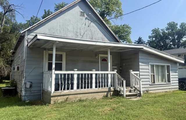 913 Maple Street photos photos