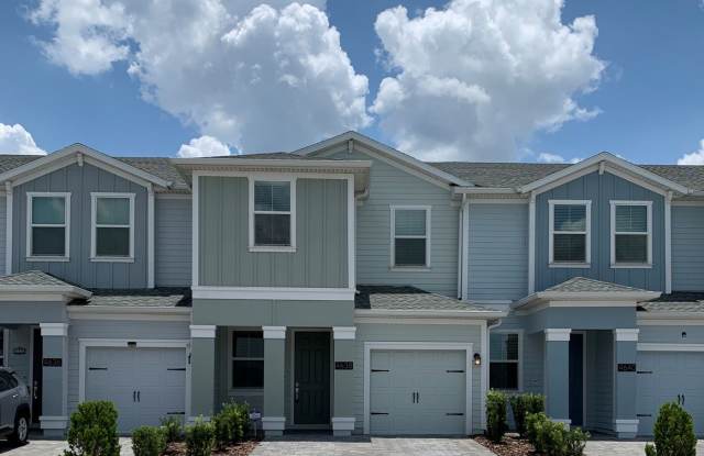 Spacious, Pet-Friendly 3-Bedroom Townhome in a Gated Kissimmee Community! Gallery 1