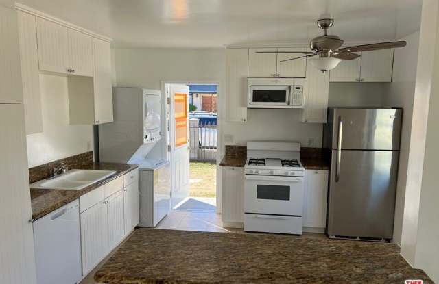 13636 Cerise Ave unit: 1/2 photos photos