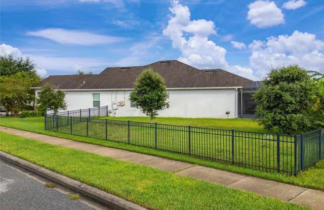 10899 LONGLEAF WOODS Drive Gallery 4