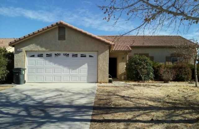 Charming 3 Bedroom, 2 Bathroom Single-Family Home in Adelanto photos photos