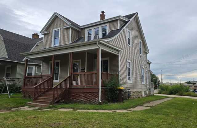 1209 Revell Avenue photos photos
