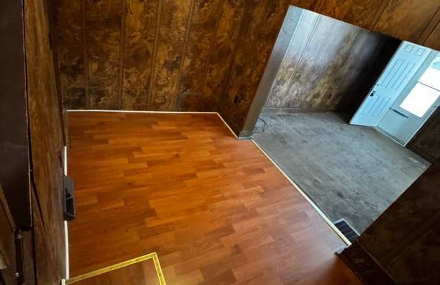 2 Bdrm, 1 Bath Half House Gallery 4