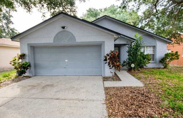 Recently Renovated 3 Bed 2 Bath Home for Rent in Apopka, FL! Move in August 10th photos photos