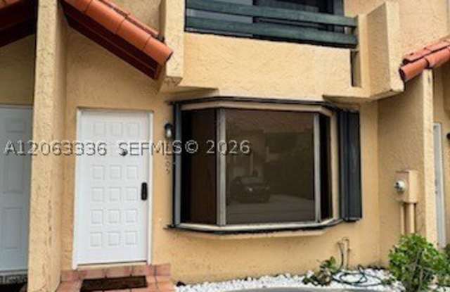 10005 SW 77th Ct Gallery 2