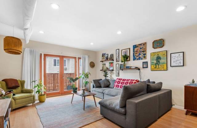 15344 Weddington St photos photos