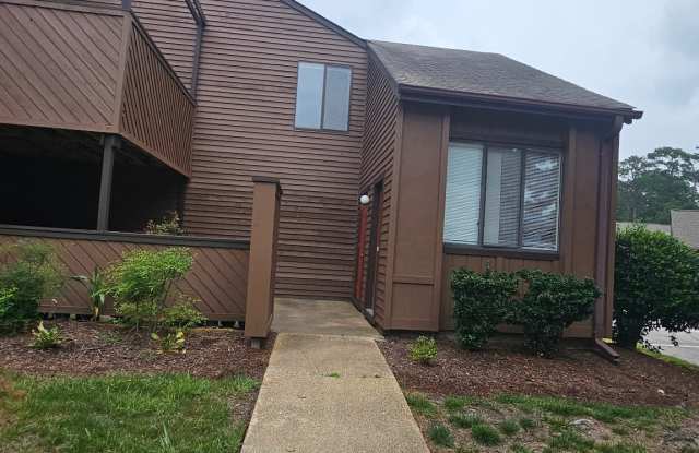 450 Abbotsleigh Court - 1 photos photos