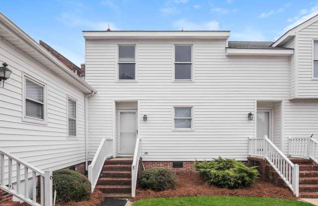 3 Bedroom Townhome in Sagewood - Central location, Granite Countertops and Stainless Appliances Gallery 1