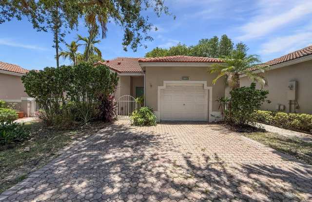 2400 E Aragon Boulevard photos photos