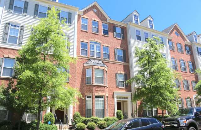 2574 Eastbourne Dr - 2574 Eastbourne Dr, Neabsco, VA 22191