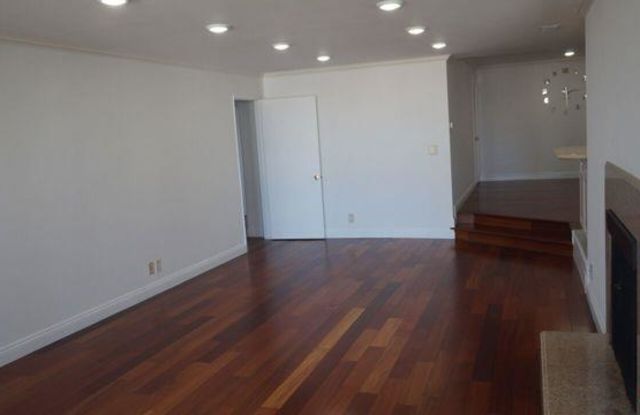 137 South Palm Drive - 137 South Palm Drive, Beverly Hills, CA 90212