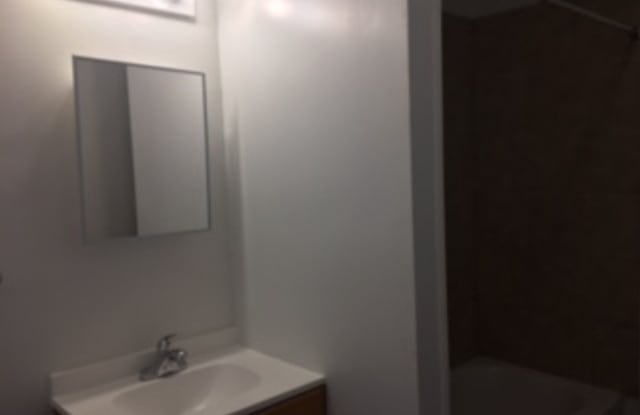Video in Pics! West End of Town! Close to transportation, parks, and many amenities! - 654 West College Avenue, York, PA 17401