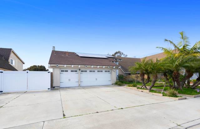 Gorgeous Cul-De-Sac Huntington Beach Home — Biking Distance to the Beach! photos photos