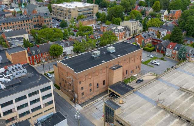 213 W CHESTNUT Street Gallery 4