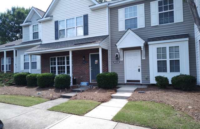 Pristine, move in ready Townhome located in the Popular Old Stone Crossing Community! photos photos