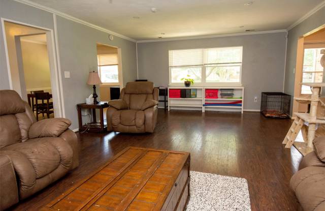5085 Andover Road Gallery 4