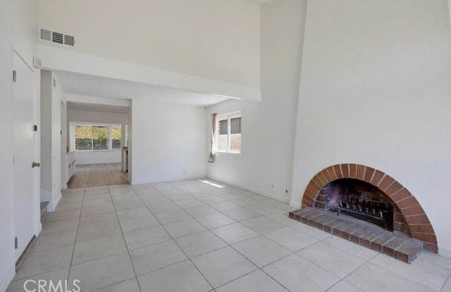 22692 Via Santa Maria Gallery 4