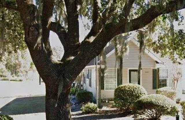 Charming bungalow in Savannah Gallery 1