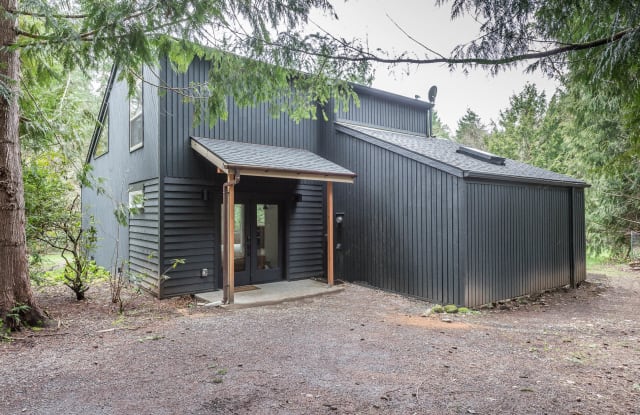 21421 Monument Rd SW - 21421 Monument Road Southwest, Vashon, WA 98070