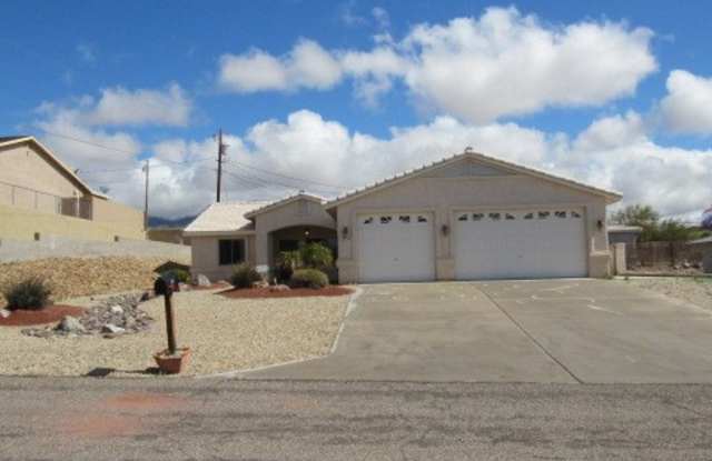 3 bedroom 2 bath home with 3 car garage and RV parking photos photos