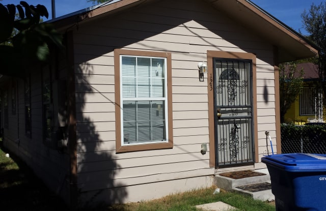123 Wilmot St photos photos