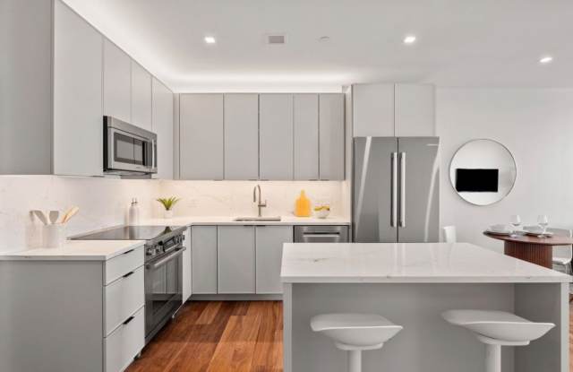 1515 Commonwealth Avenue Gallery 1