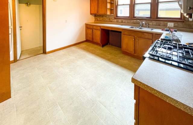 Spacious 4-Bedroom Fulton Gem | Steps from 50th  France – $2,445/mo! photos photos