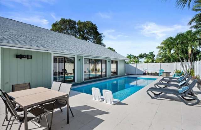 6273 Barbara Street Gallery 1