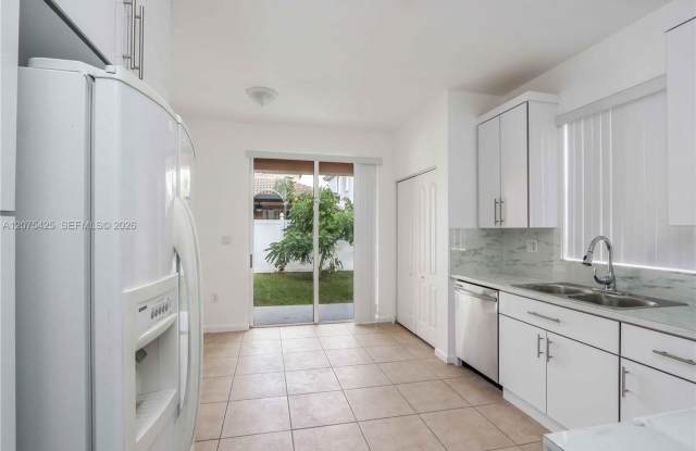 3955 NE 11th Drive 3955, Homestead, FL 33033 - 5597 photos photos
