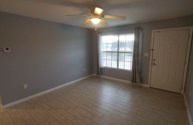 215 Lake Brook Cir 208 Gallery 3