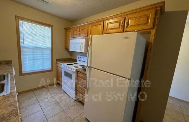 1096 N Westwood Gallery 4