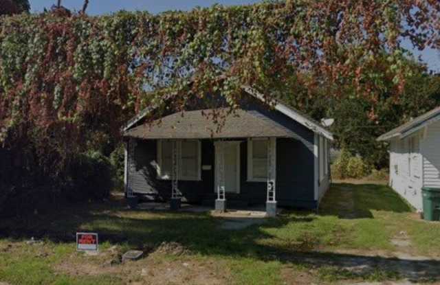 House For Rent - 1380 Live Oak St, Beaumont, TX 77703 photos photos