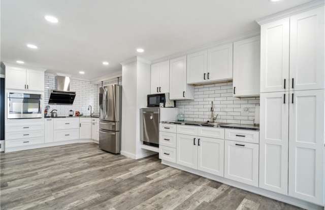 4302 Ocean Drive Gallery 2