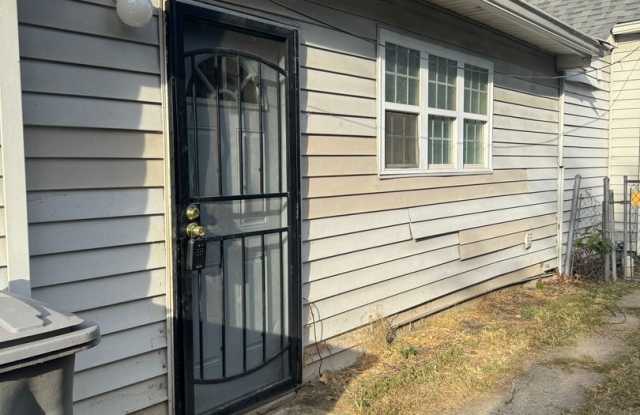 Now showing this 1BR, 1BA located at 960 1/2 N. Drexel Ave., Indianapolis, IN photos photos Now showing this 1BR, 1BA located at 960 1/2 N. Drexel Ave., Indianapolis, IN photos photos