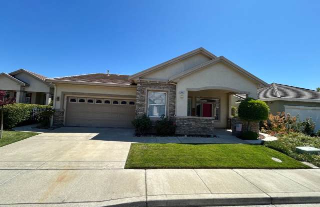 Beautifully Updated 2 Bed 2 Bath Home in 55+ Summerset Community photos photos