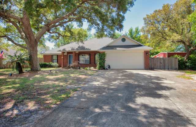 This stunning 3/2 w/2,065sqft on a corner lot in a neighborhood w/NO HOA is ready 6/10! - 2642 Barefoot Creek Circle, Navarre, FL 32566 This stunning 3/2 w/2,065sqft on a corner lot in a neighborhood w/NO HOA is ready 6/10! - 2642 Barefoot Creek Circle, Navarre, FL 32566