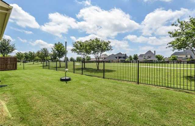 2397 Chenault Drive Gallery 2