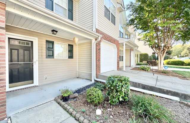 2 Bedroom Townhome in McAlister's Place! Gallery 1