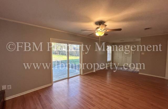 348 Wesley Drive - Spacious 3 Bedroom, 2 Bathroom Home in Corsicana, TX! Gallery 4