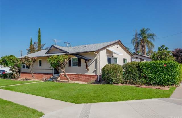 445 E Wilson Avenue - 445 East Wilson Avenue, Orange, CA 92867