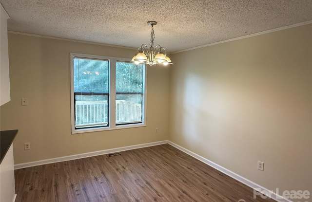 2220 Laburnum Avenue Gallery 3