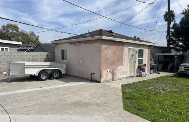 1126 E 118th Place - 1126 East 118th Place, Los Angeles, CA 90059